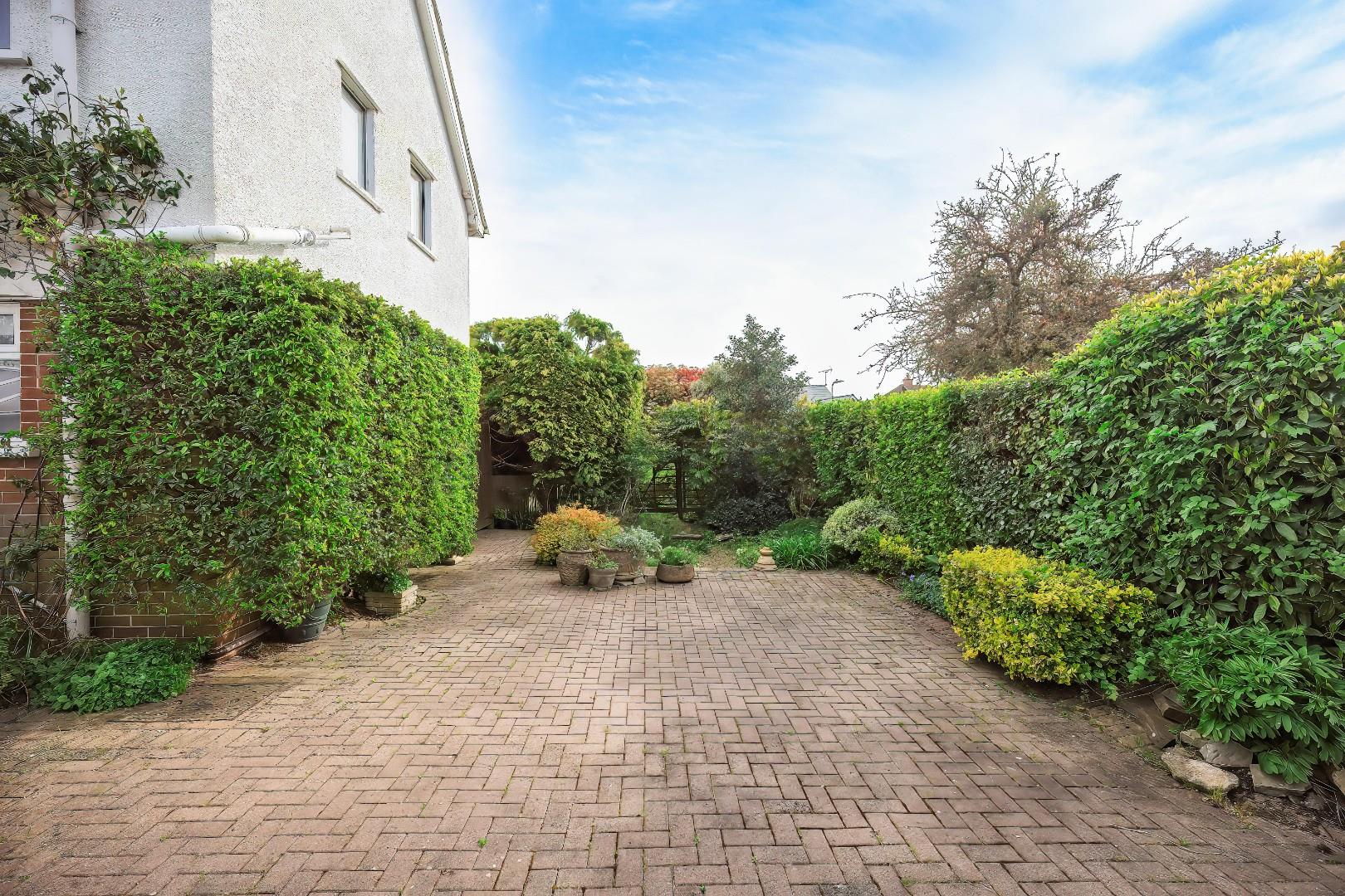 23 Knowbury Avenue, Penarth, CF64 5RX